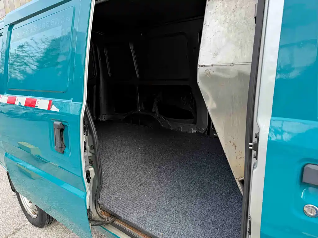 Wuling Rongguang — миниатюра 7