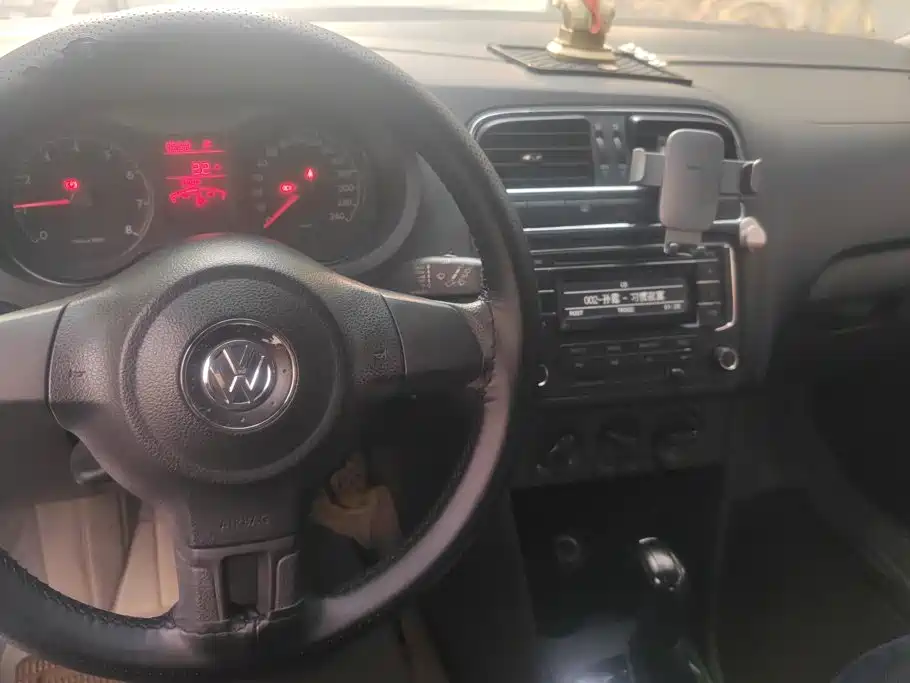 Volkswagen Polo — миниатюра 12