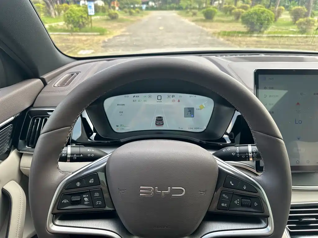 BYD PLUS New Energy — миниатюра 9