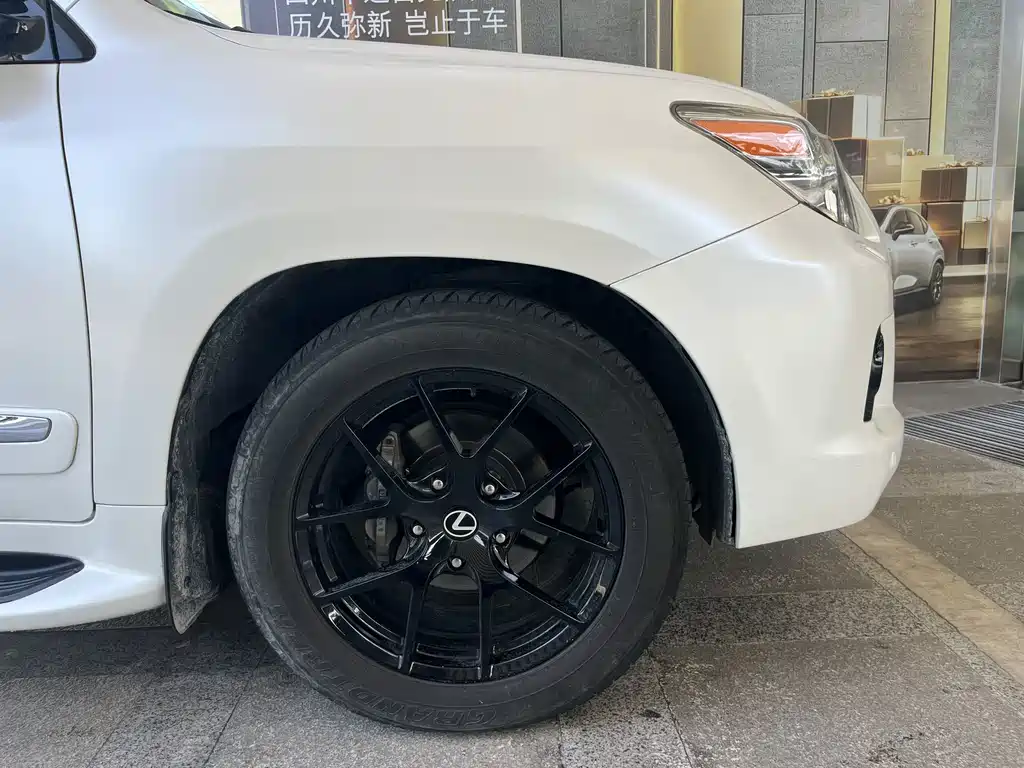 Lexus LX — миниатюра 6