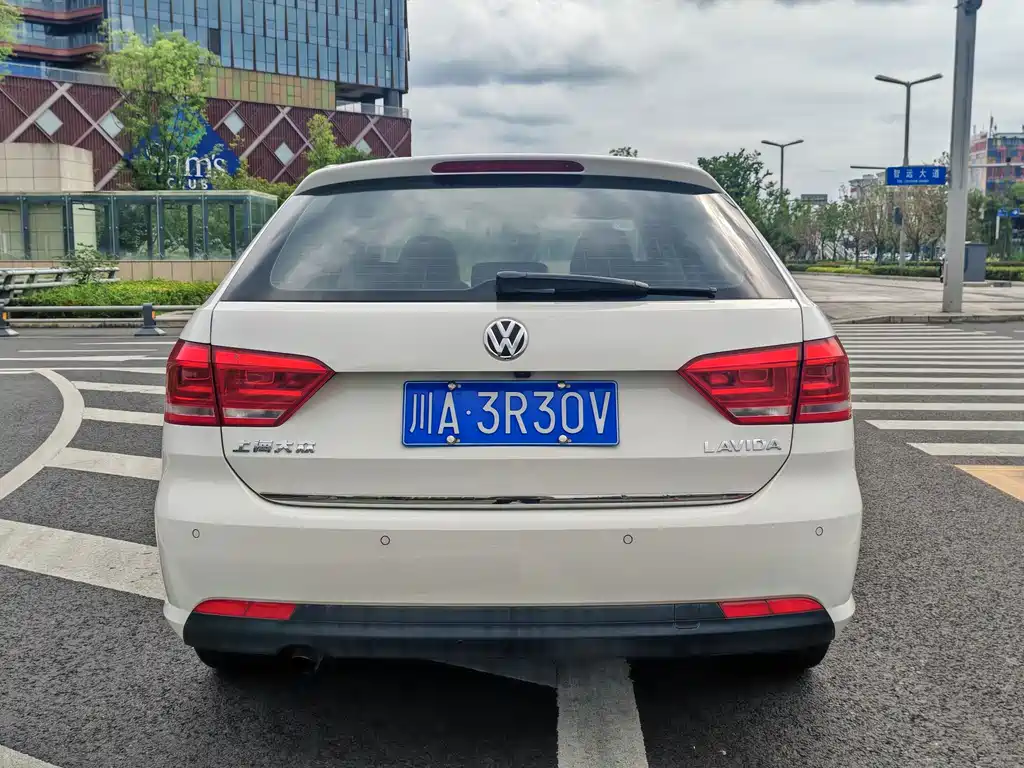 Volkswagen Gran Lavida 2013 1.6L AT Comfort