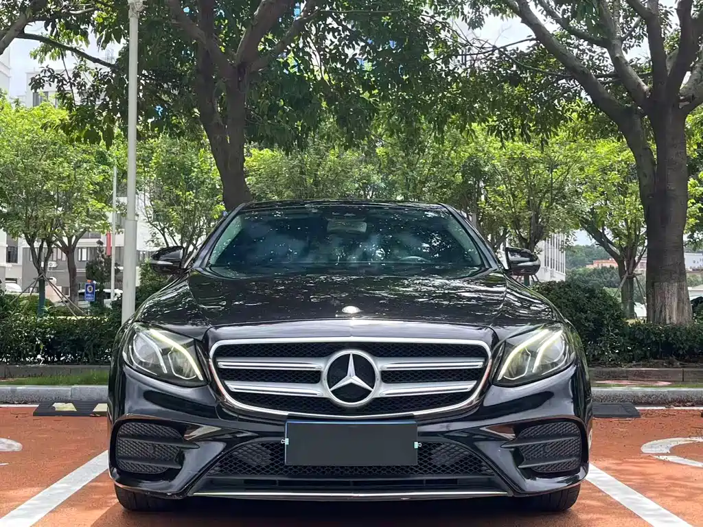 Mercedes-Benz E-Class — миниатюра 2