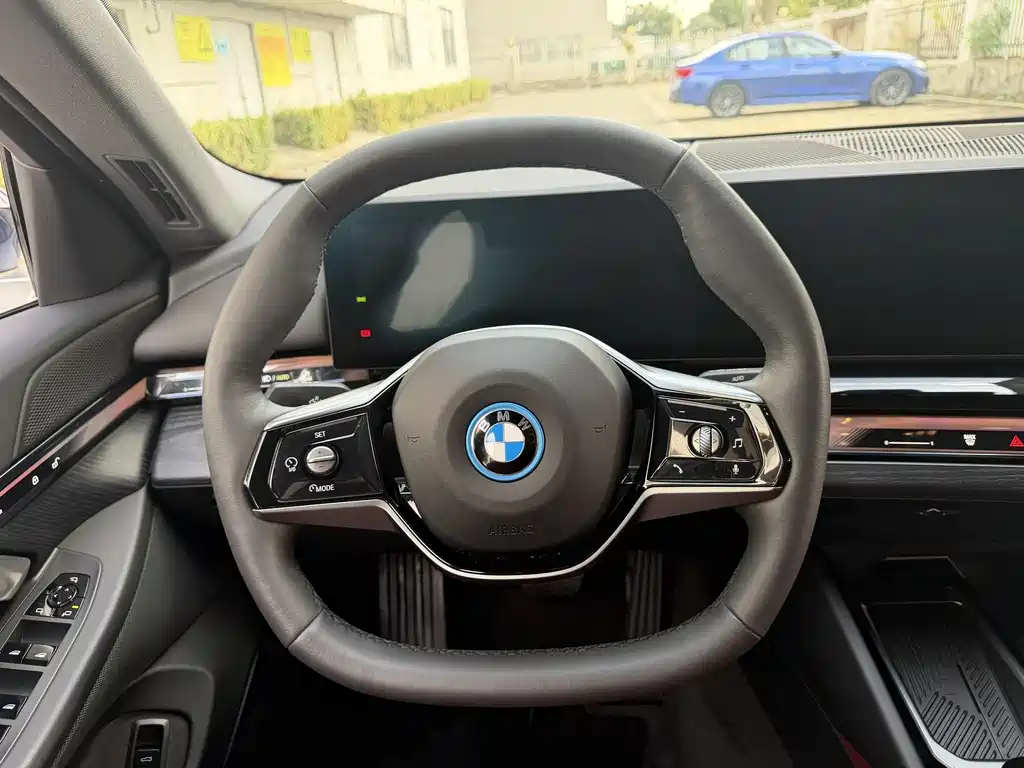 BMW I5