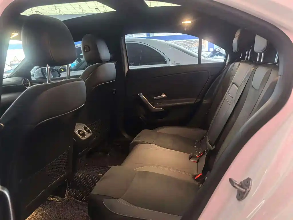 Mercedes-Benz A-Class — миниатюра 10