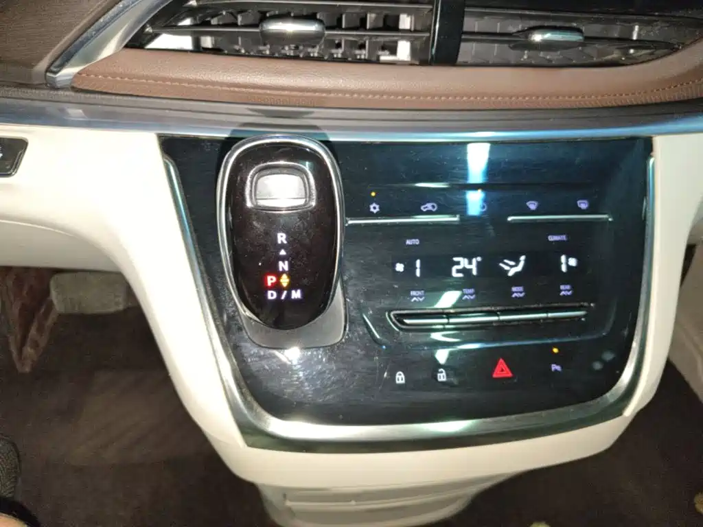 Buick GL8 — миниатюра 14