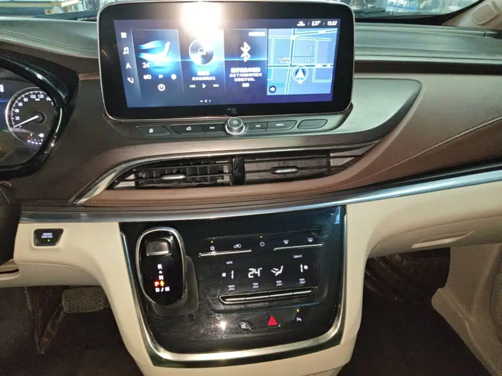 Buick GL8 — миниатюра 13