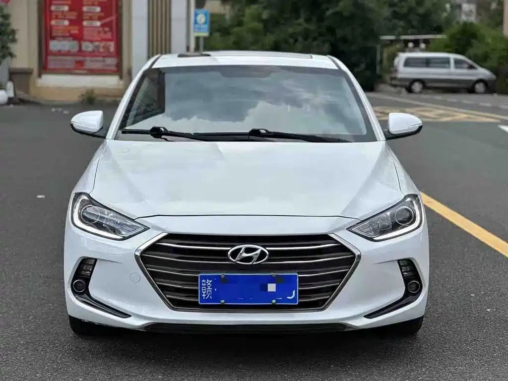 Hyundai Elantra — миниатюра 2