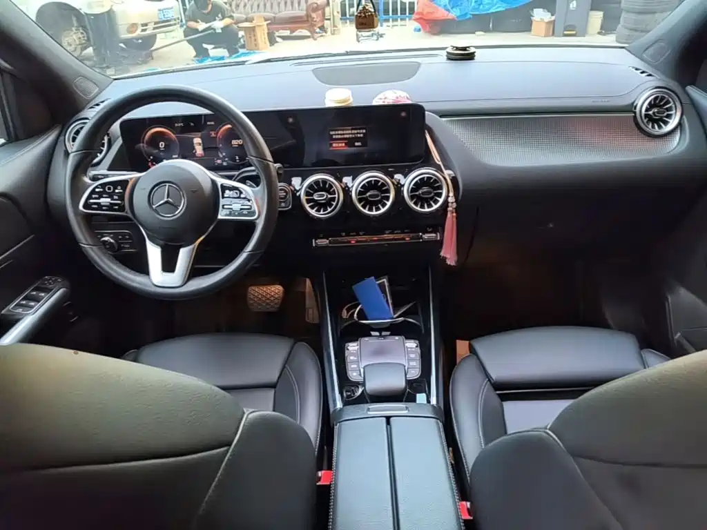 Mercedes-Benz GLA — миниатюра 10