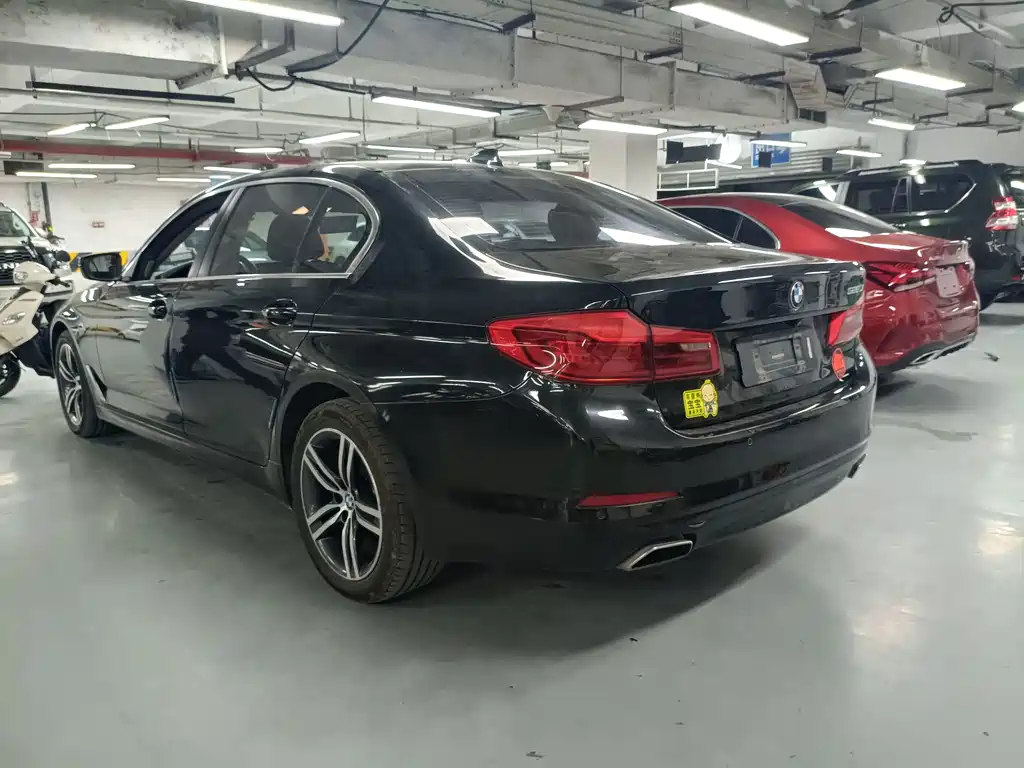 BMW 5 Series — миниатюра 16