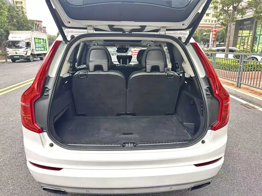Volvo XC90 — миниатюра 15