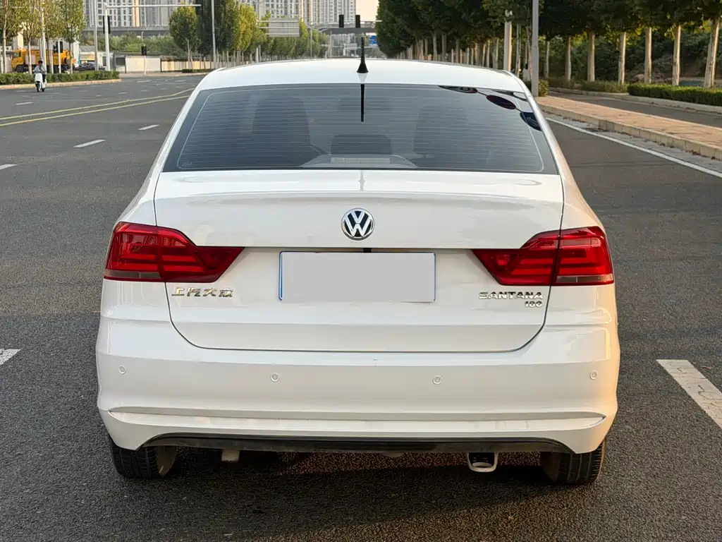 Volkswagen Santana — миниатюра 8