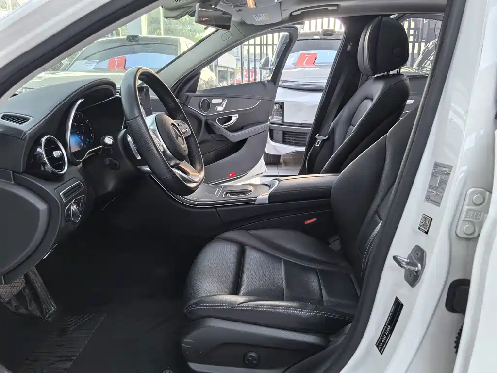 Mercedes-Benz C-Class — миниатюра 6