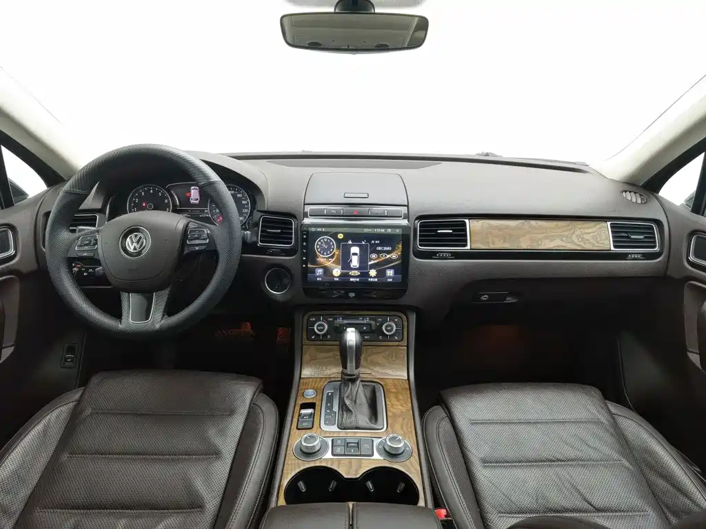 Volkswagen Touareg — миниатюра 5