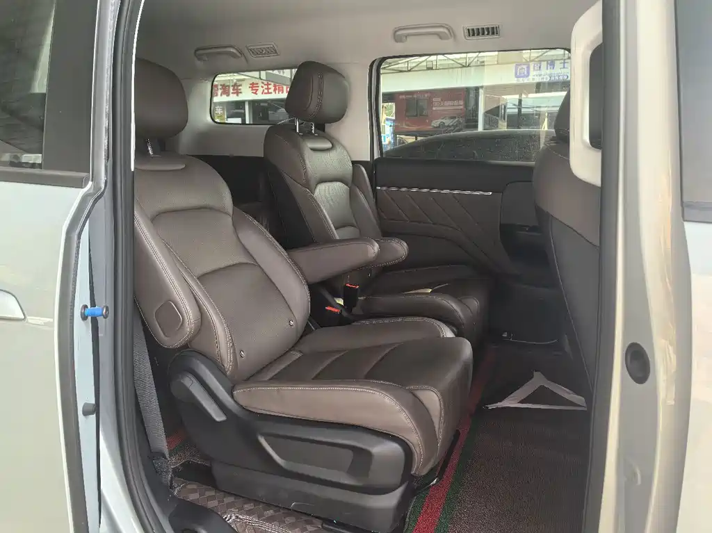 Wuling Xingguang 730 New Energy — миниатюра 5
