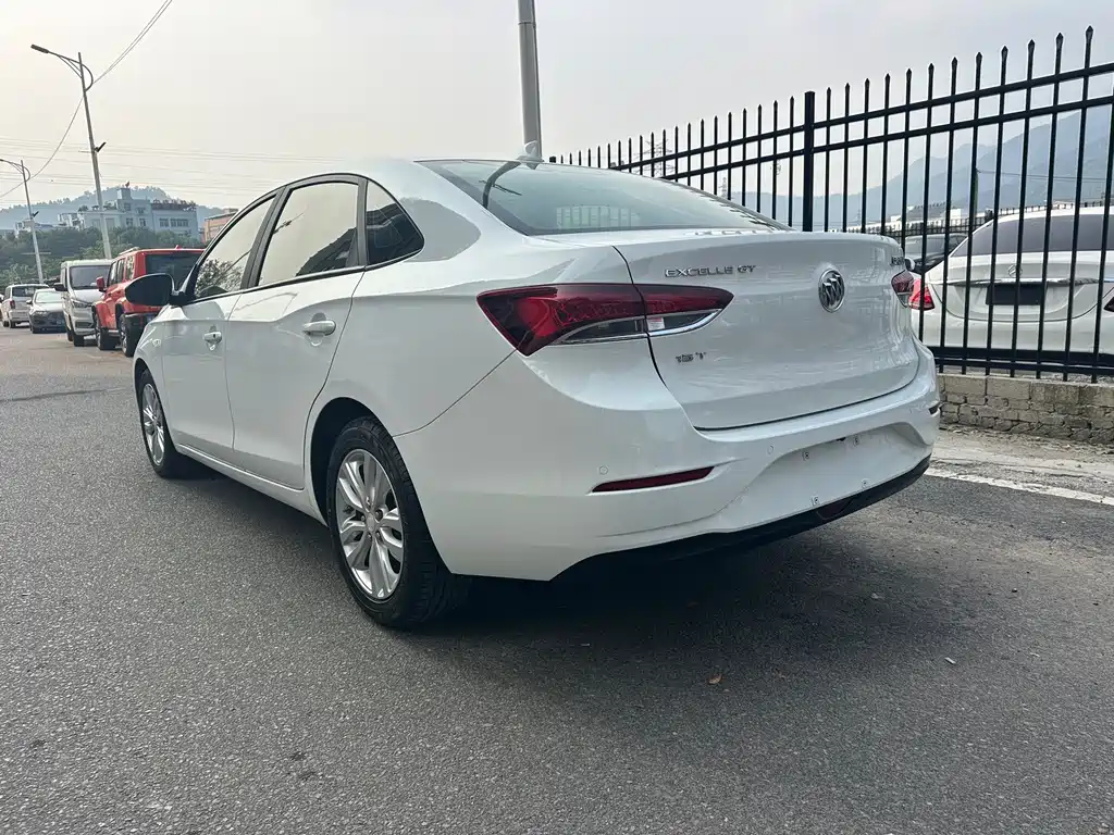 Buick Excelle — миниатюра 19