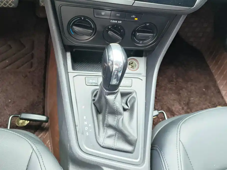 Volkswagen Lavida — миниатюра 16