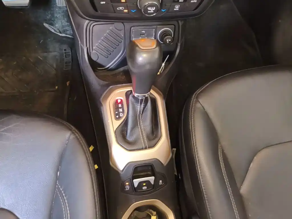 Jeep Renegade — миниатюра 13
