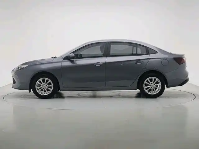 Roewe i5 2023 1.5L MT