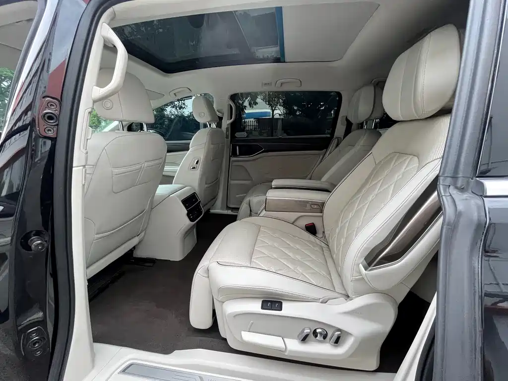 Volkswagen Viloran 2022 380TSI Luxury