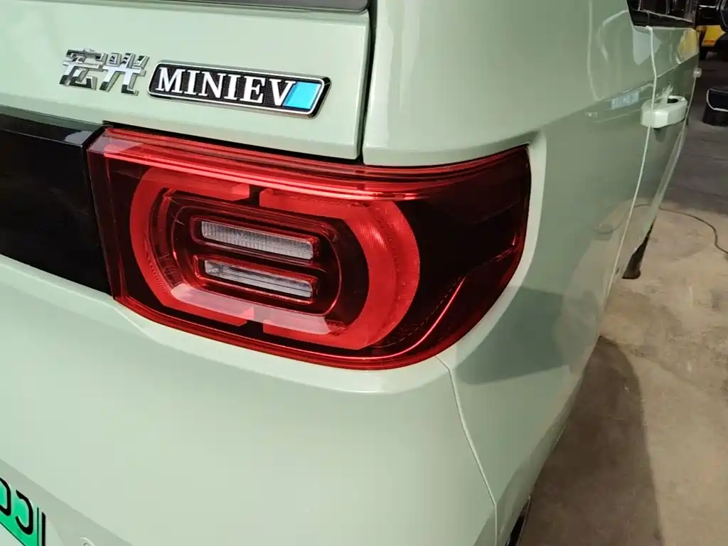 Wuling MINIEV — миниатюра 8