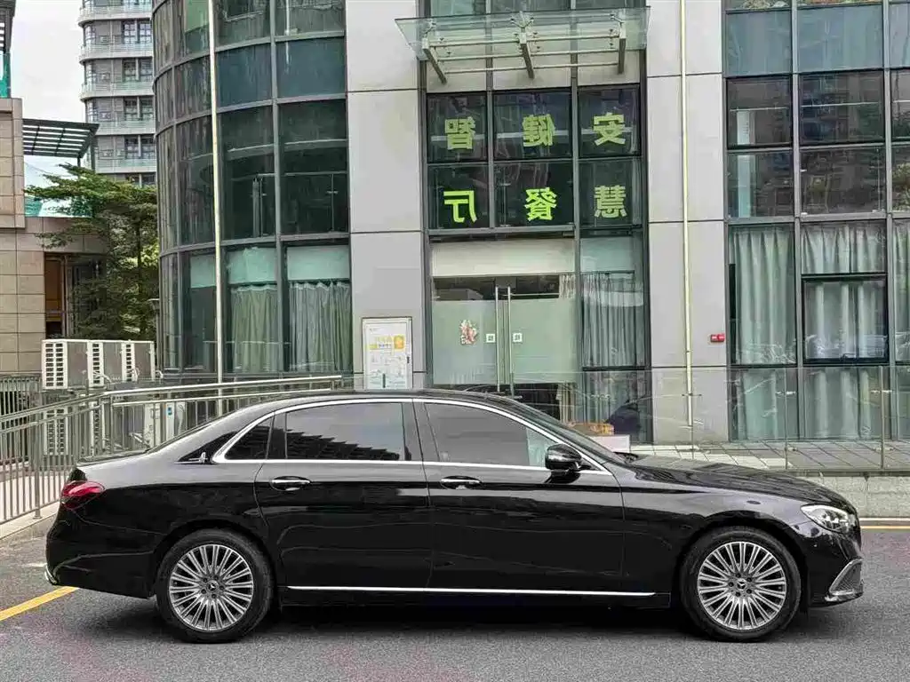 Mercedes-Benz E-Class — миниатюра 4