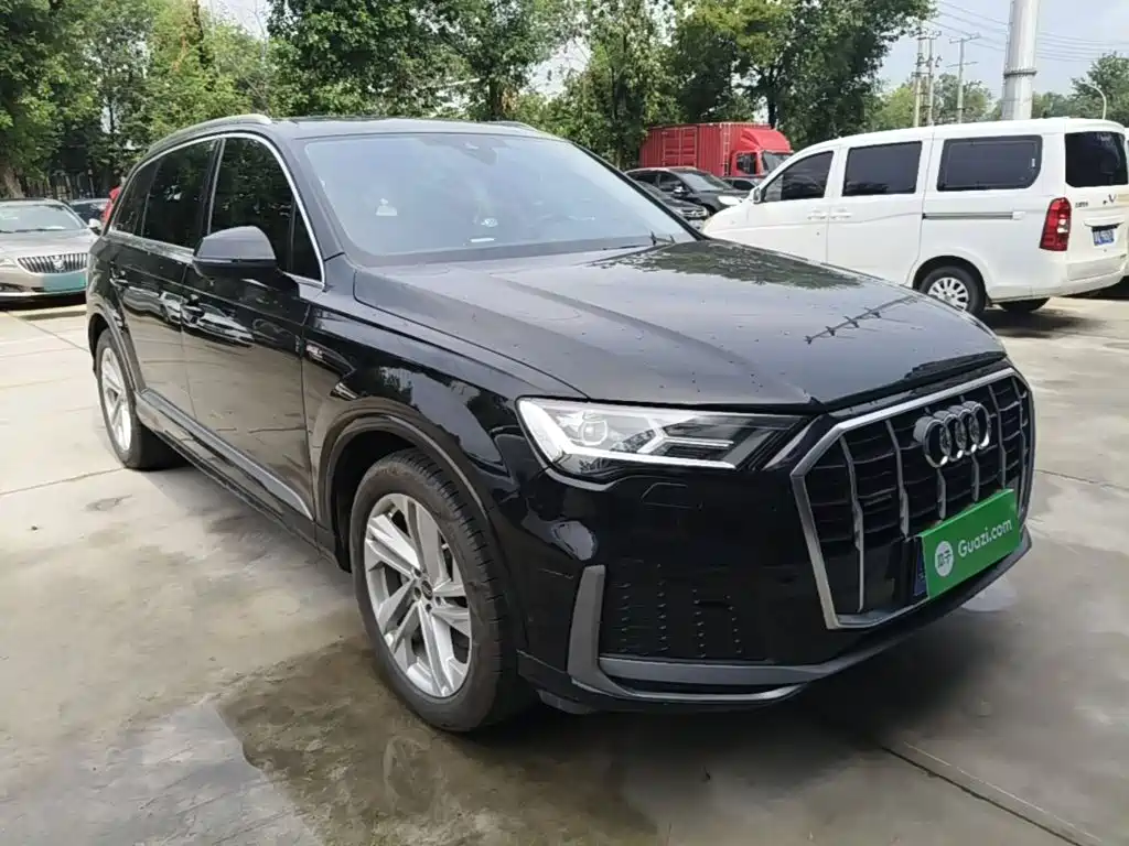 Audi Q7 2023 45 TFSI quattro S line Sport