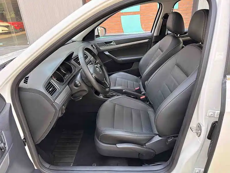 Volkswagen Lavida — миниатюра 4