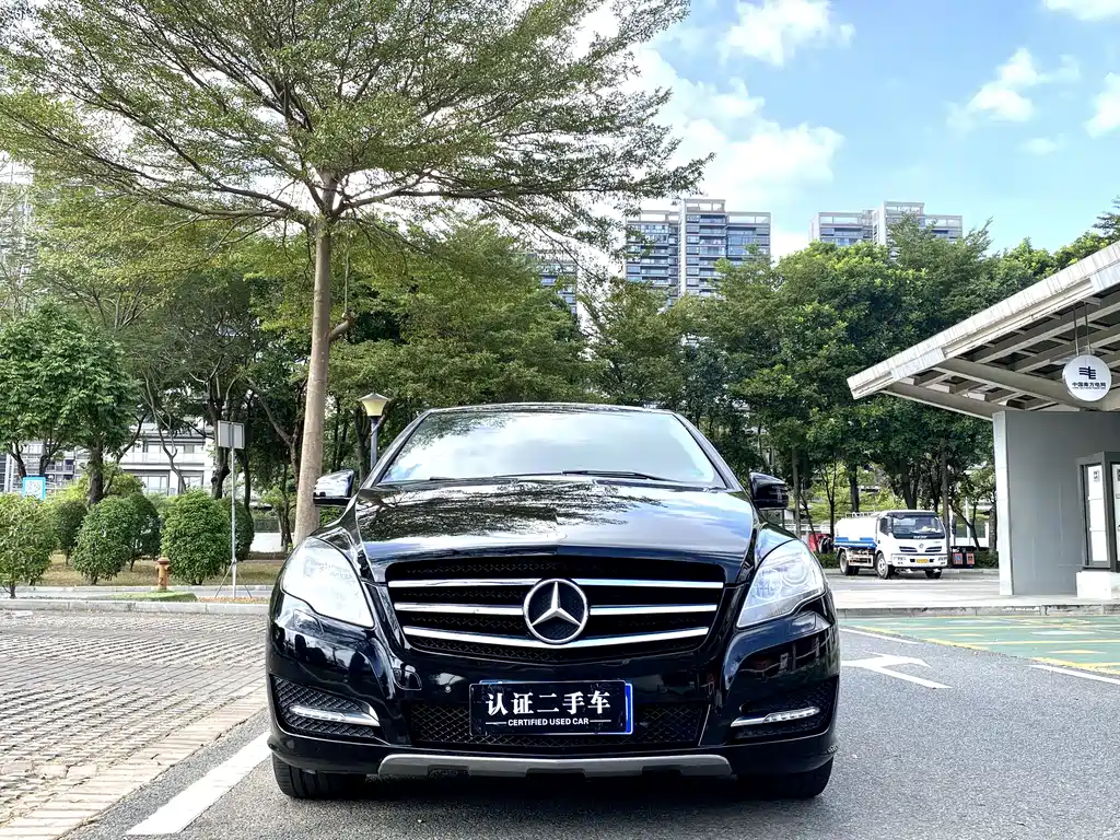 Mercedes-Benz R 2017 R 320 4MATIC