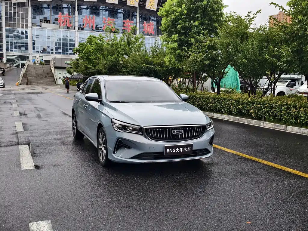 Geely Emgrand — миниатюра 3
