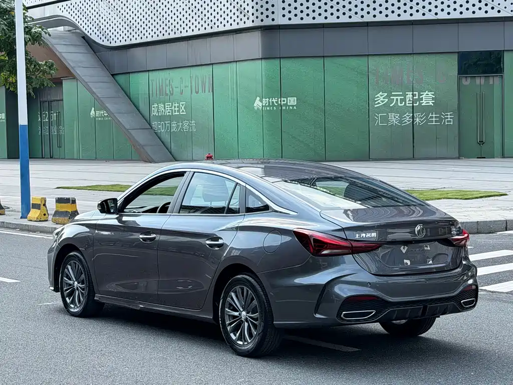 MG 5 2025 180DVVT Luxury