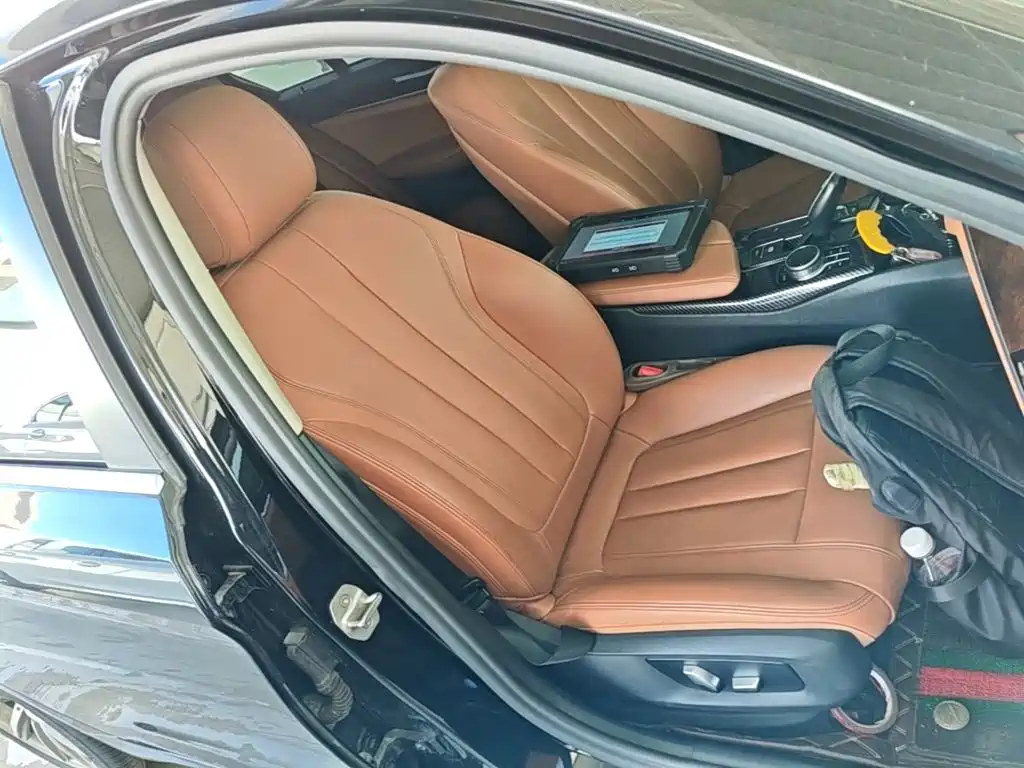 BMW 5 Series — миниатюра 25