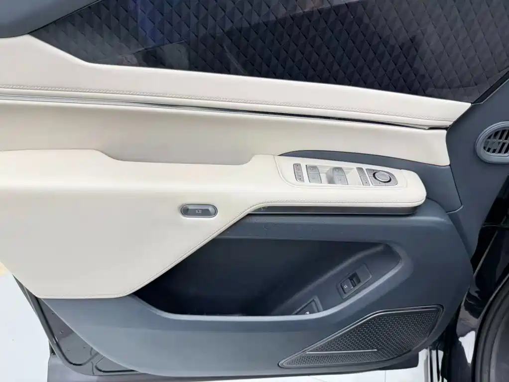 BYD Xia — миниатюра 8