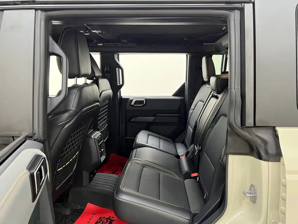 Ford Bronco — миниатюра 14