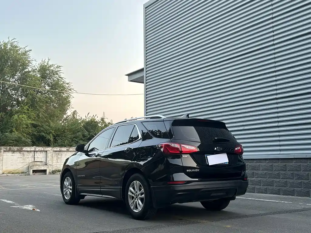 Chevrolet Equinox — миниатюра 3