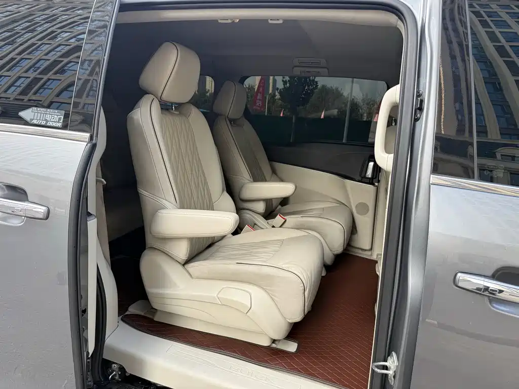 Buick GL8 — миниатюра 12