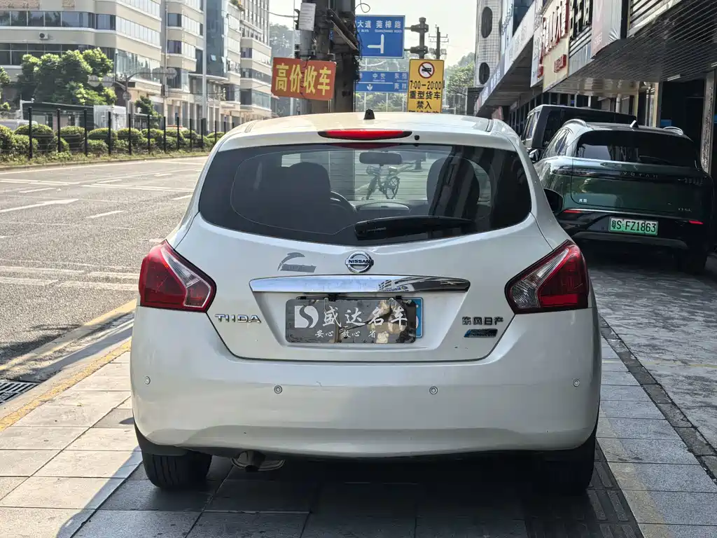 Nissan Tiida — миниатюра 5