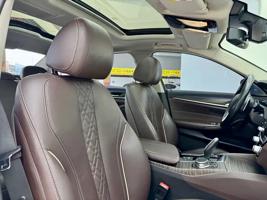 BMW 5 Series — миниатюра 16