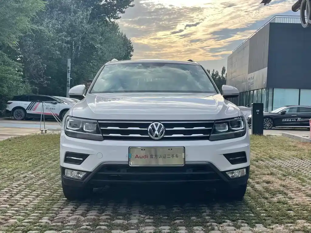 Volkswagen Tiguan L — миниатюра 2