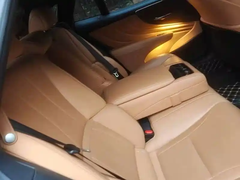 Lexus LS — миниатюра 5