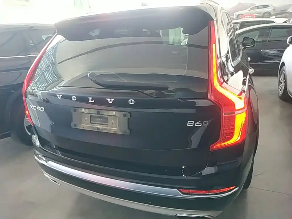 Volvo XC90 — миниатюра 6