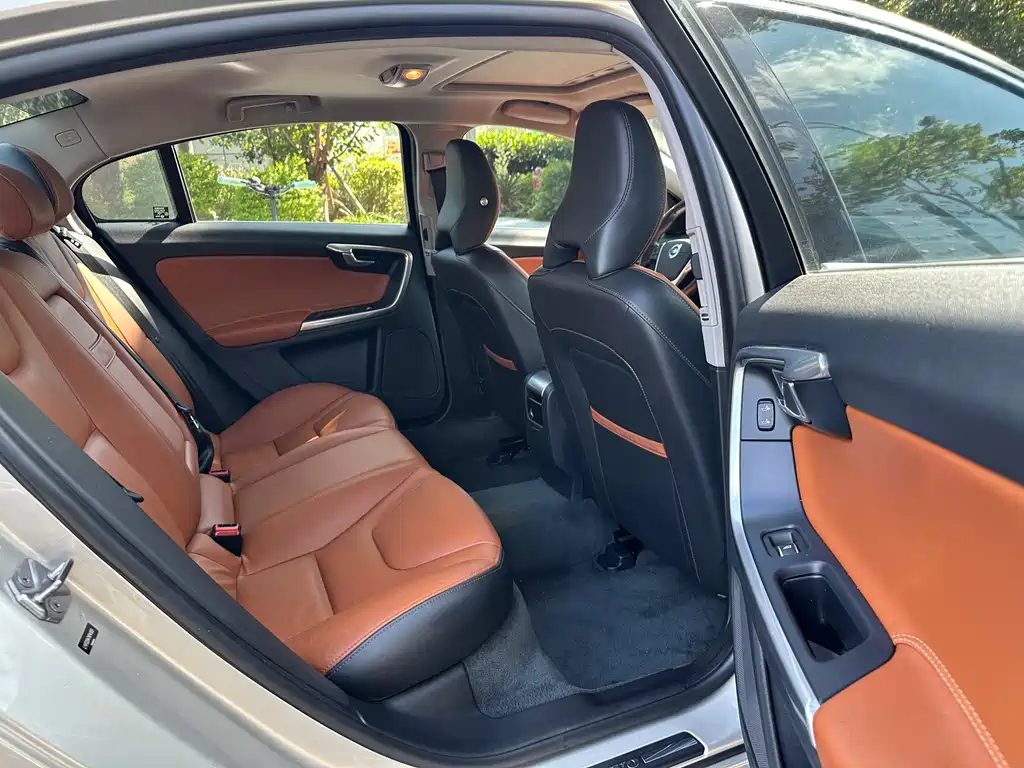 Volvo S60 — миниатюра 12