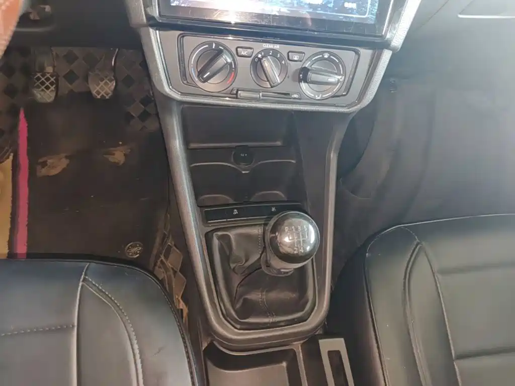 Volkswagen Santana — миниатюра 14