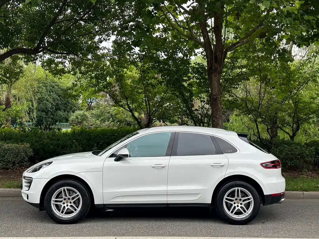 Porsche Macan — миниатюра 4