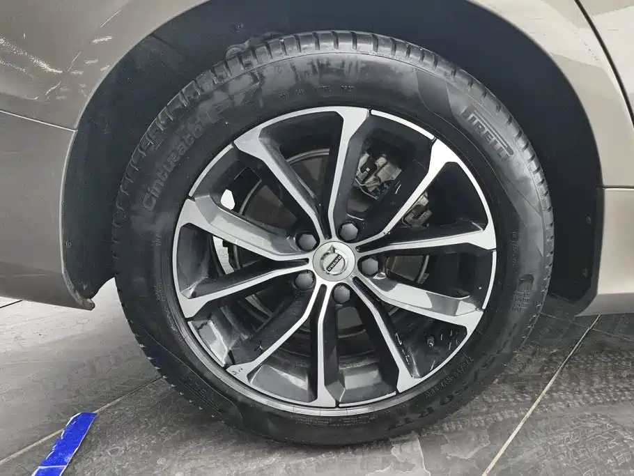Volvo S60 — миниатюра 6