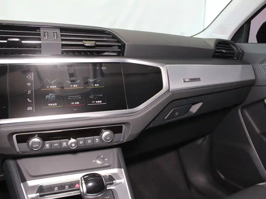 Audi Q3 — миниатюра 13