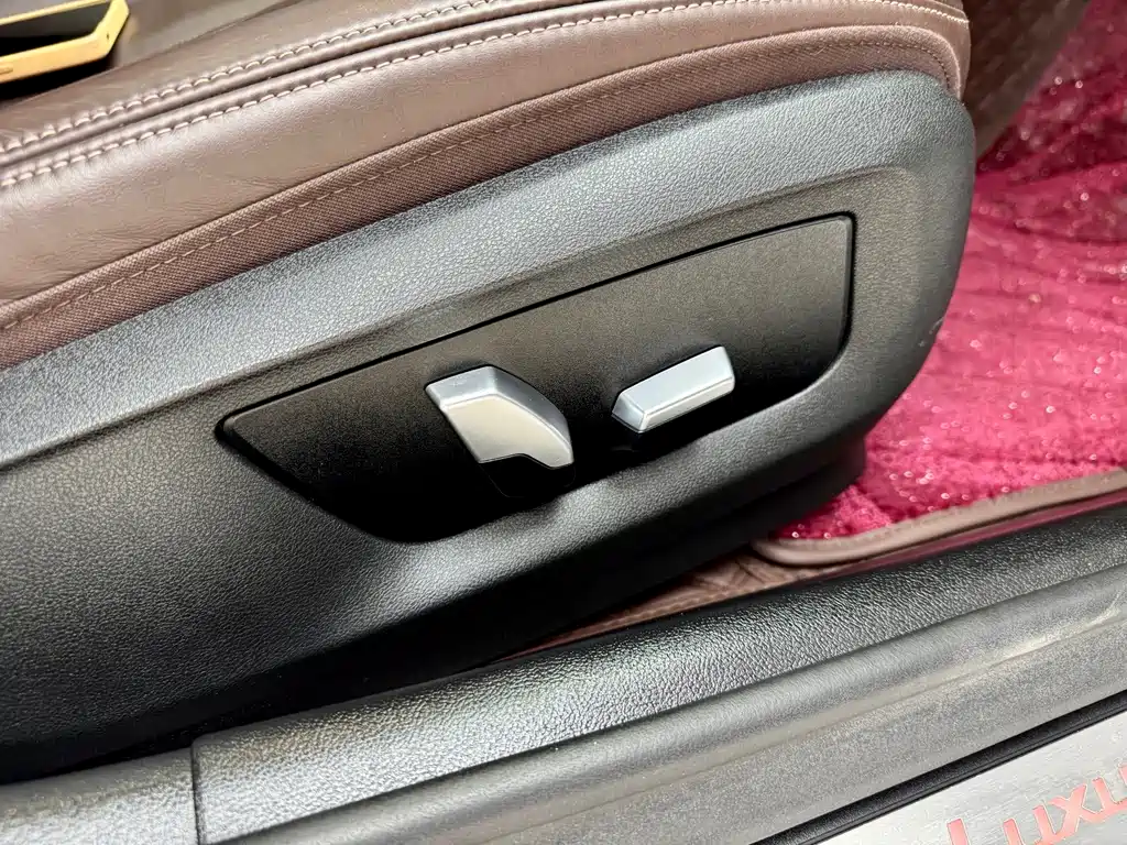 BMW 5 Series — миниатюра 17