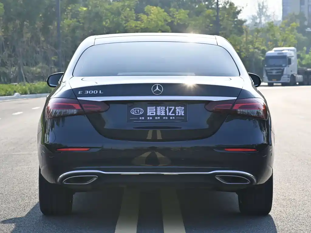 Mercedes-Benz E-Class — миниатюра 17