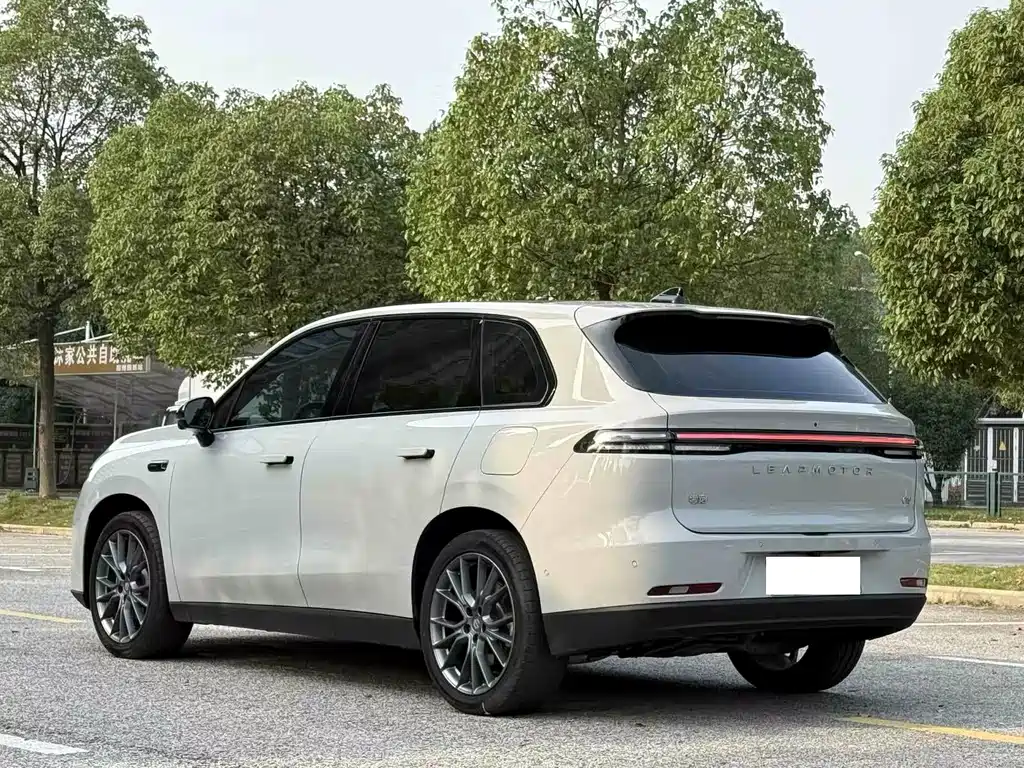 Leapmotor Leapmotor C10 — миниатюра 4