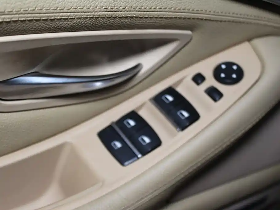 BMW 5 Series — миниатюра 14