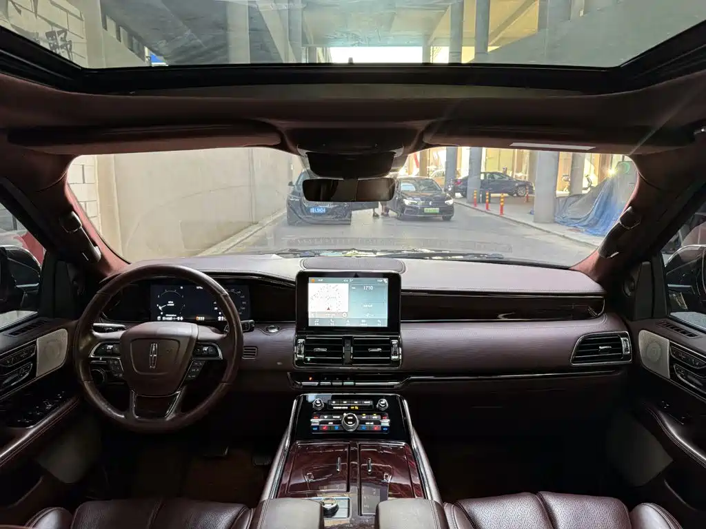 Lincoln Navigator — миниатюра 11